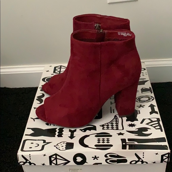 Open toe, chunky heel booties - Picture 4 of 7
